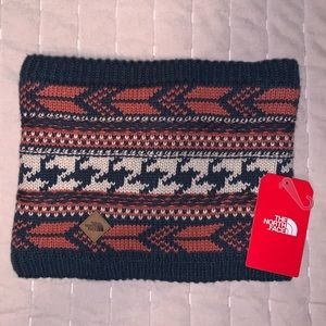 The North Face sweater neck warmer, NWT